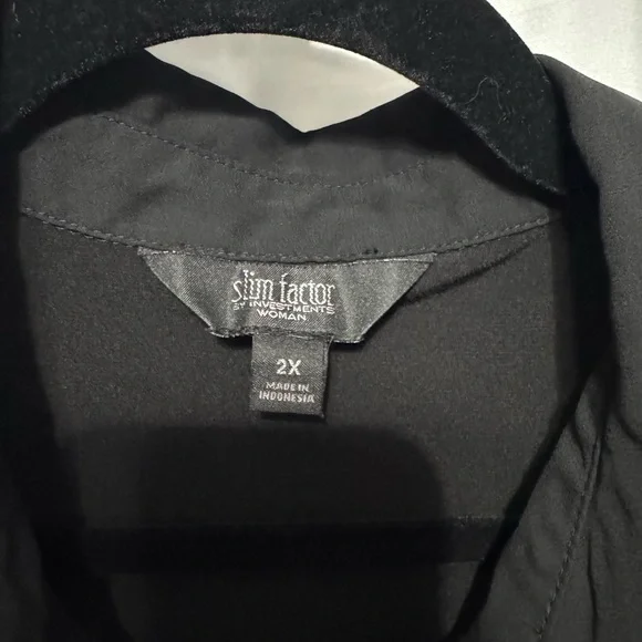 Slim Factor By Investments Button Front Top - Black - 2X - Picture 4 of 6